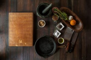 What causes kitchen knives to rust